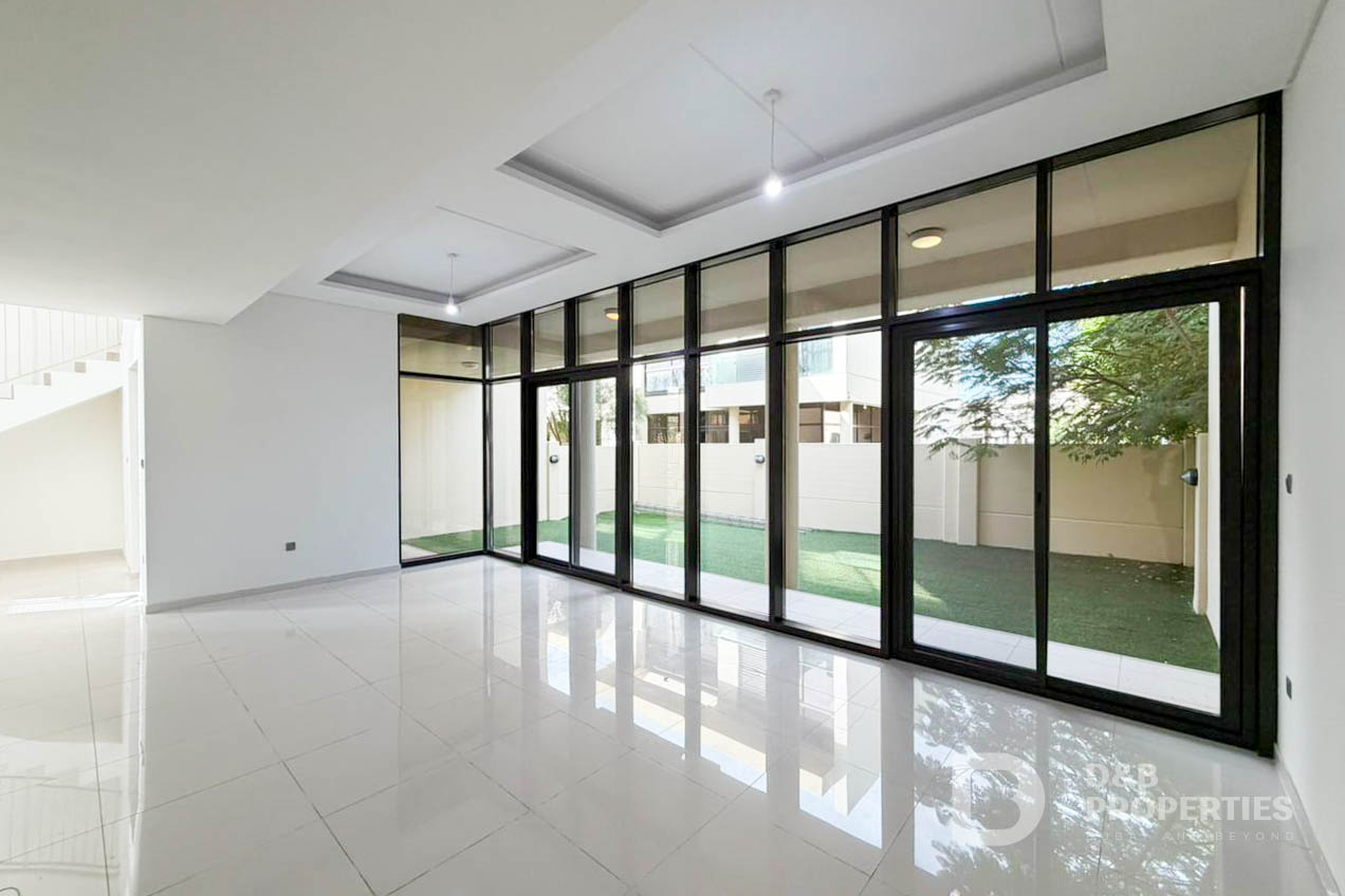 Well Maintained | Vacant | Premium Residential
