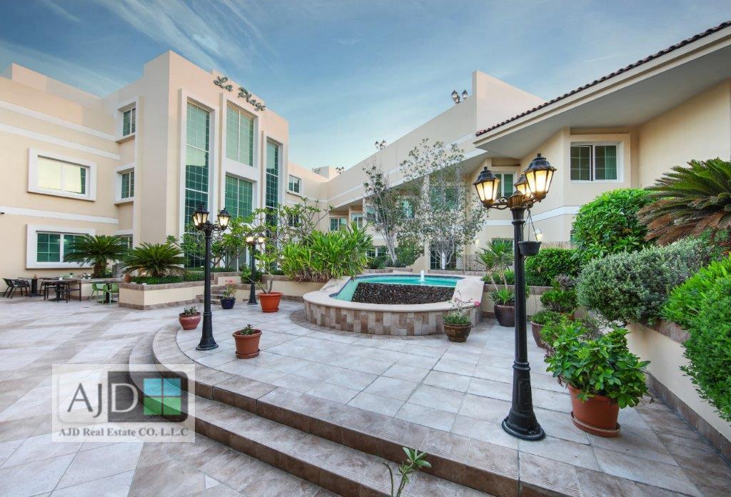 NO COMMISSION | Renovated 1BR | Private Terrace | Walk to the Beach