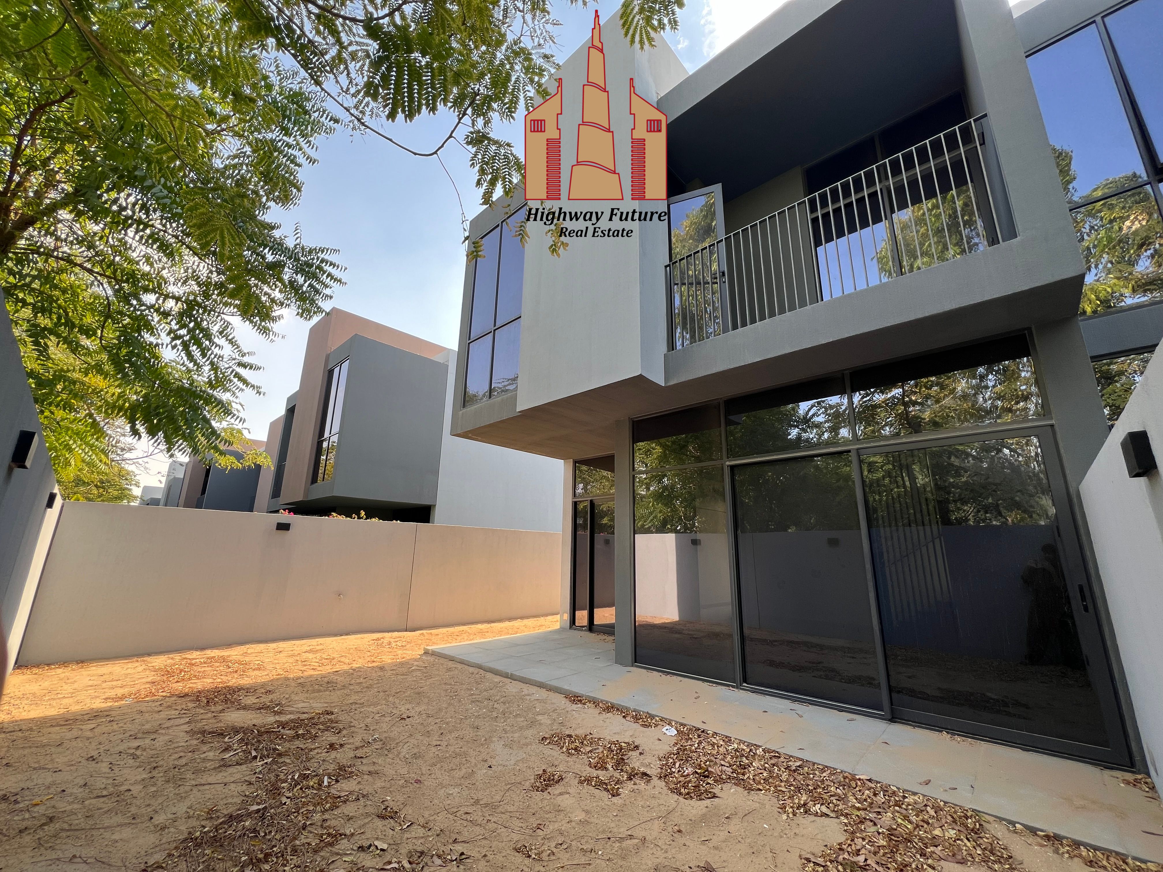 brand new 3bhk with master room close kitchen with backyard