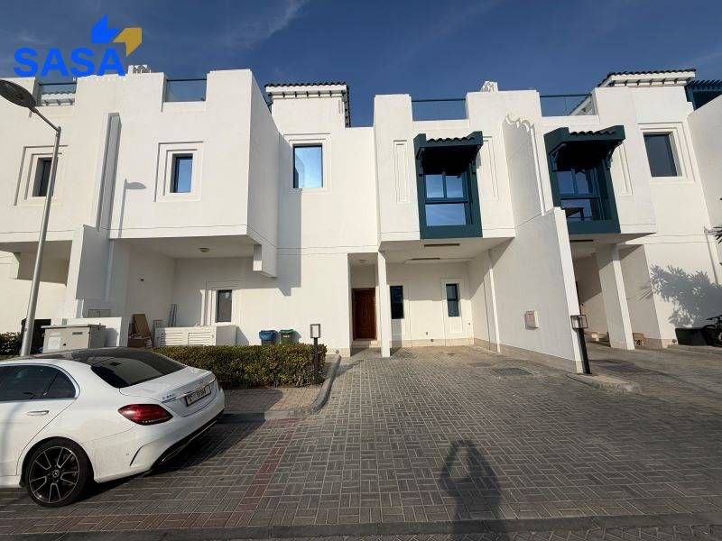 5BR Beachfront Townhouse | Unfurnished