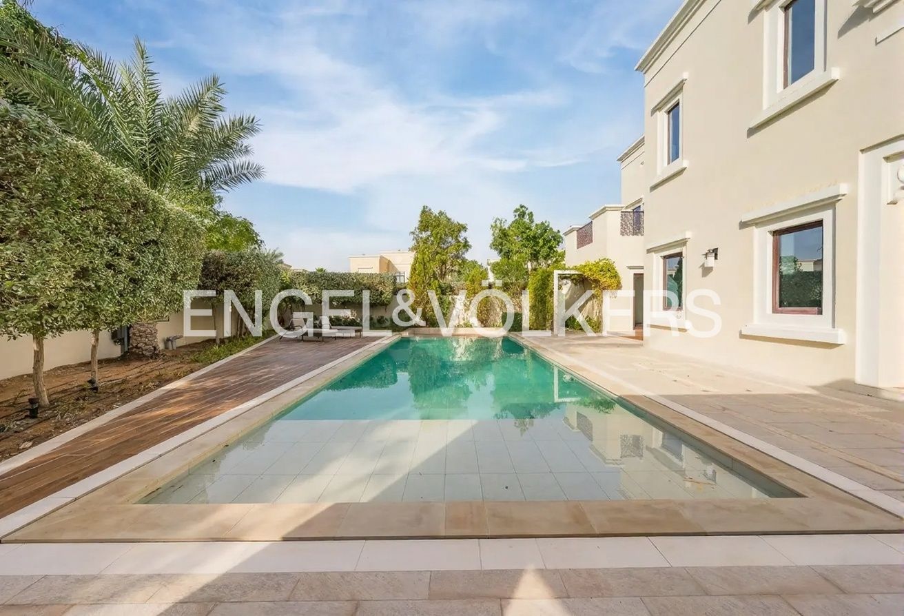 Vacant | Huge Plot | Excellent Condition