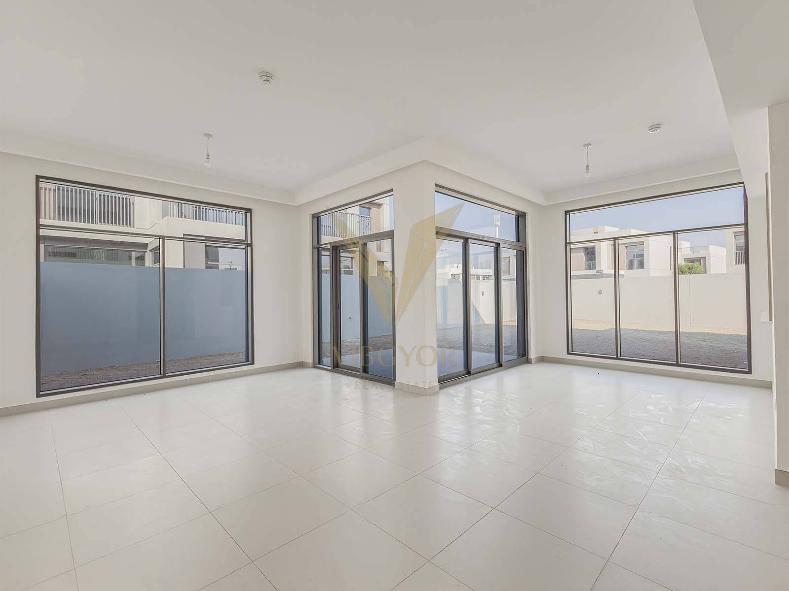 Vastu-Compliant 4BR+Maid+Study | Corner Villa