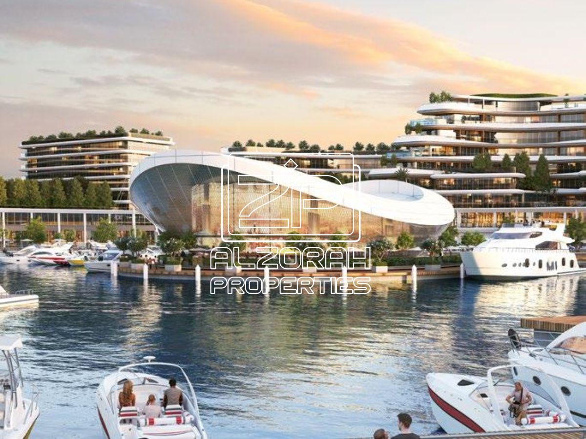 Elegant Homes Overlooking Lagoon and Coastal Landscapes