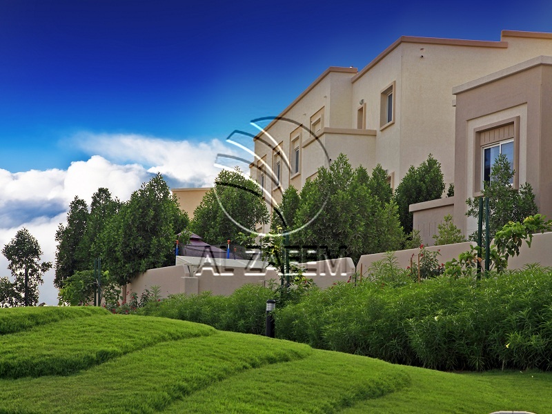 Single Row Corner | Private Pool | Family Home!