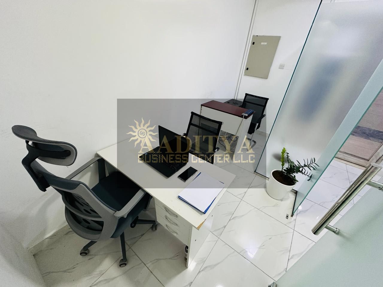 Office for Rent with Fully Furnished Near Metro