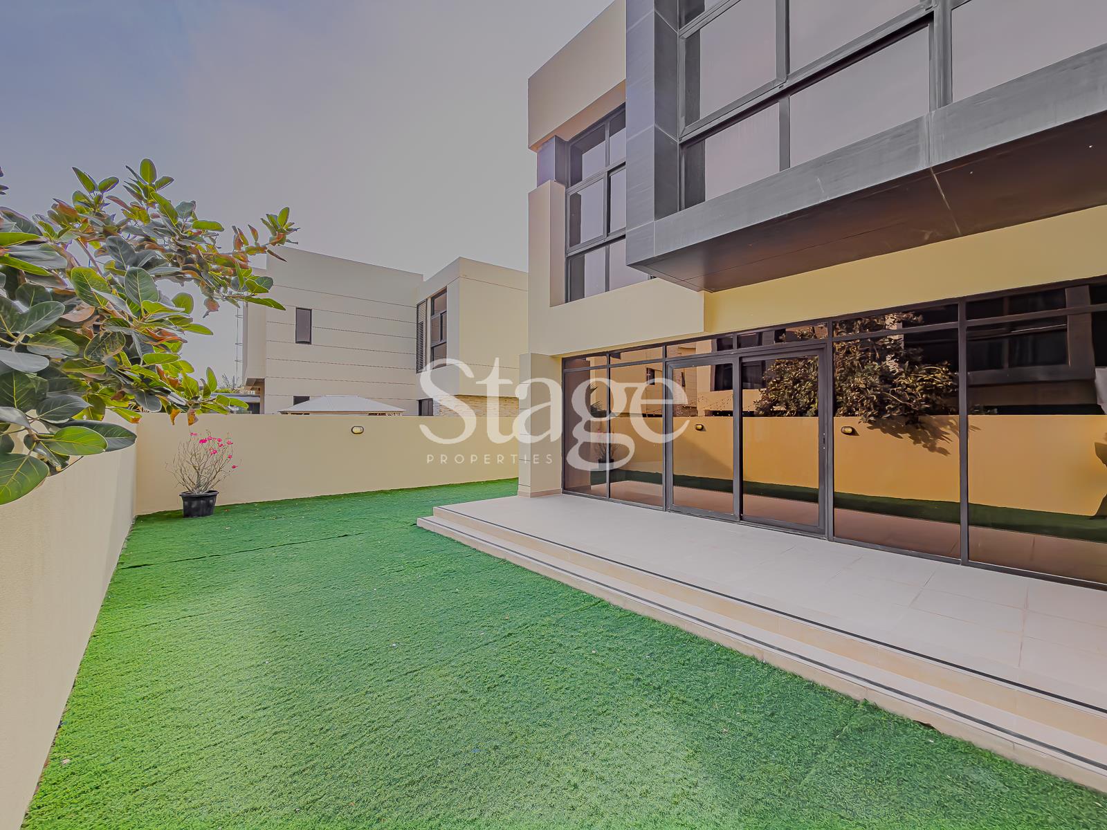 Spacious Layout | Fully Furnished | Single Row