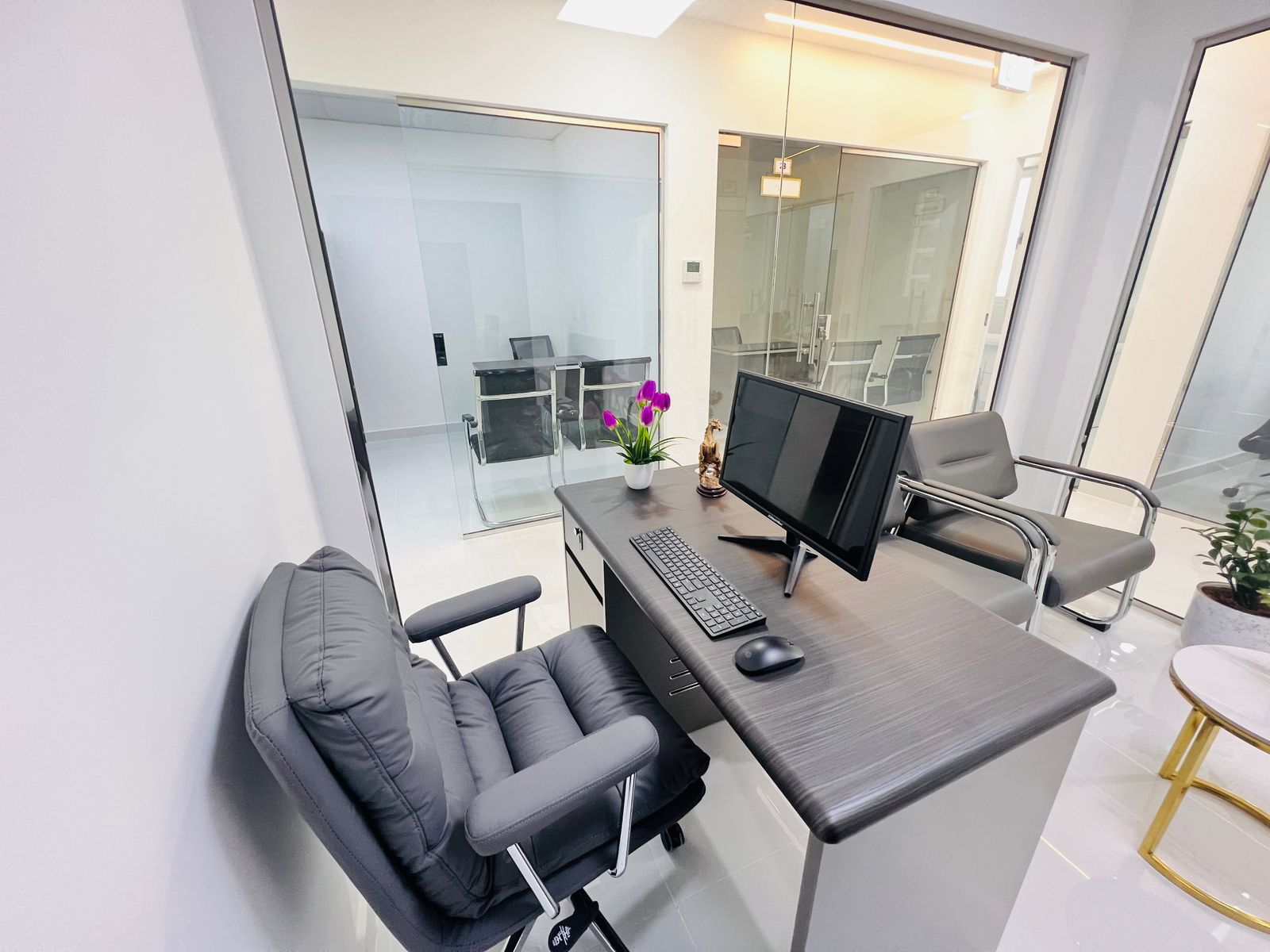 Don't Miss out our reliable office solutions| Hassle free company formation in Dubai