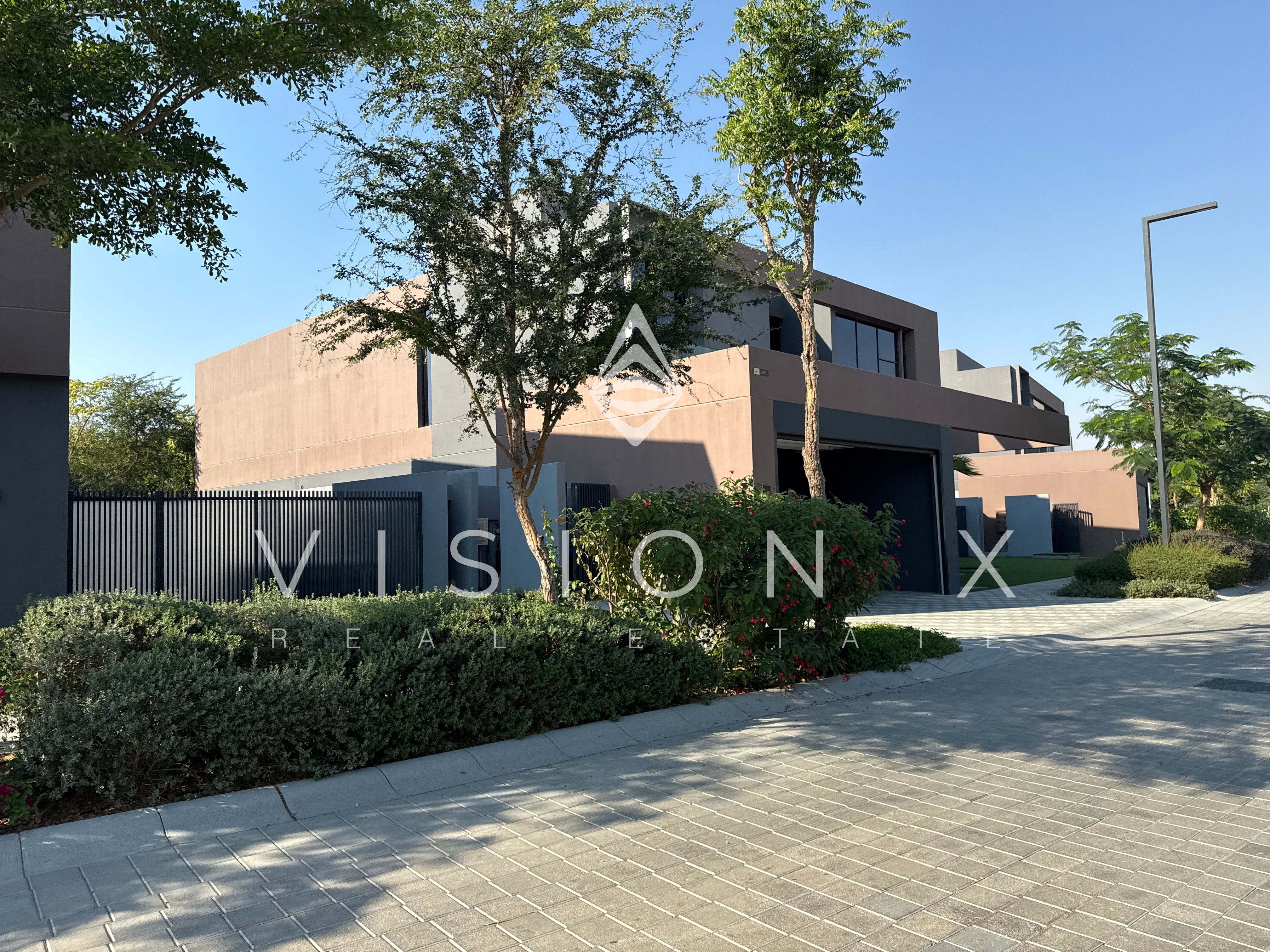 Private Yard | Natural Light | Prime Cluster