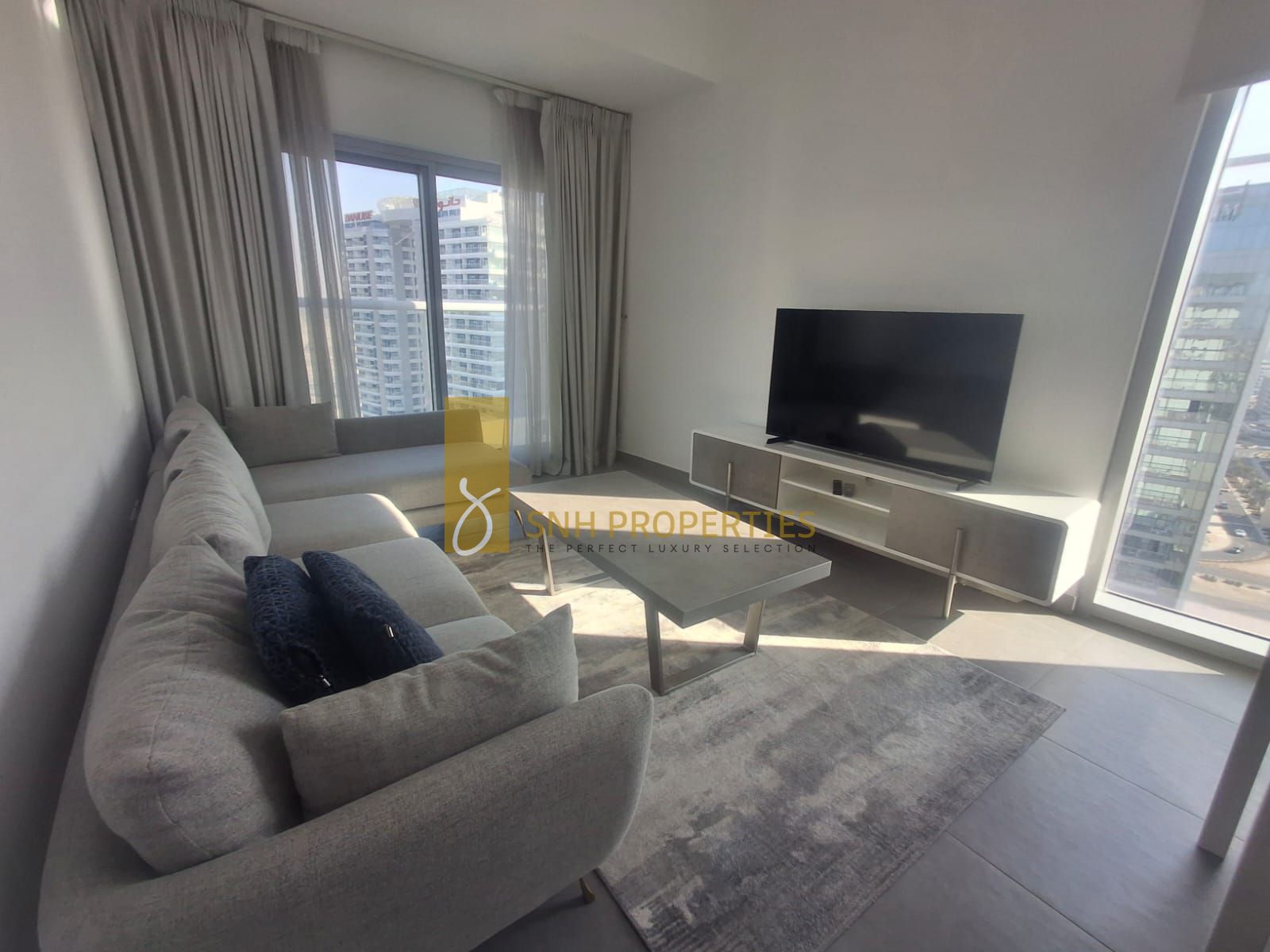 HIGH FLOOR | POOL VIEW | CORNER UNIT