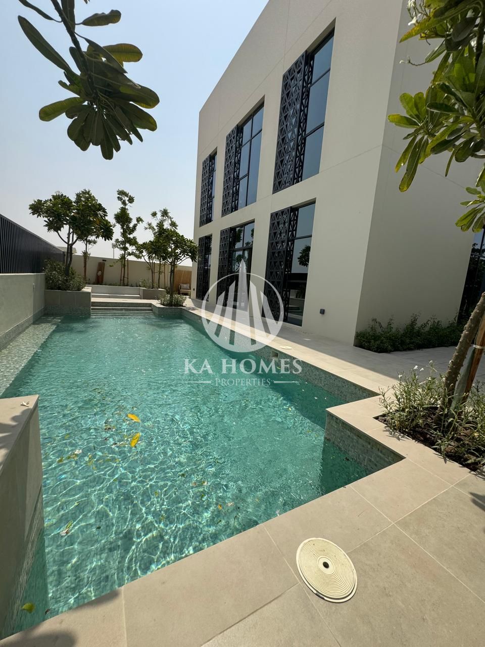 Luxury villa on lagoon | Handover in 2027-12 | Payment plan available | Freehold