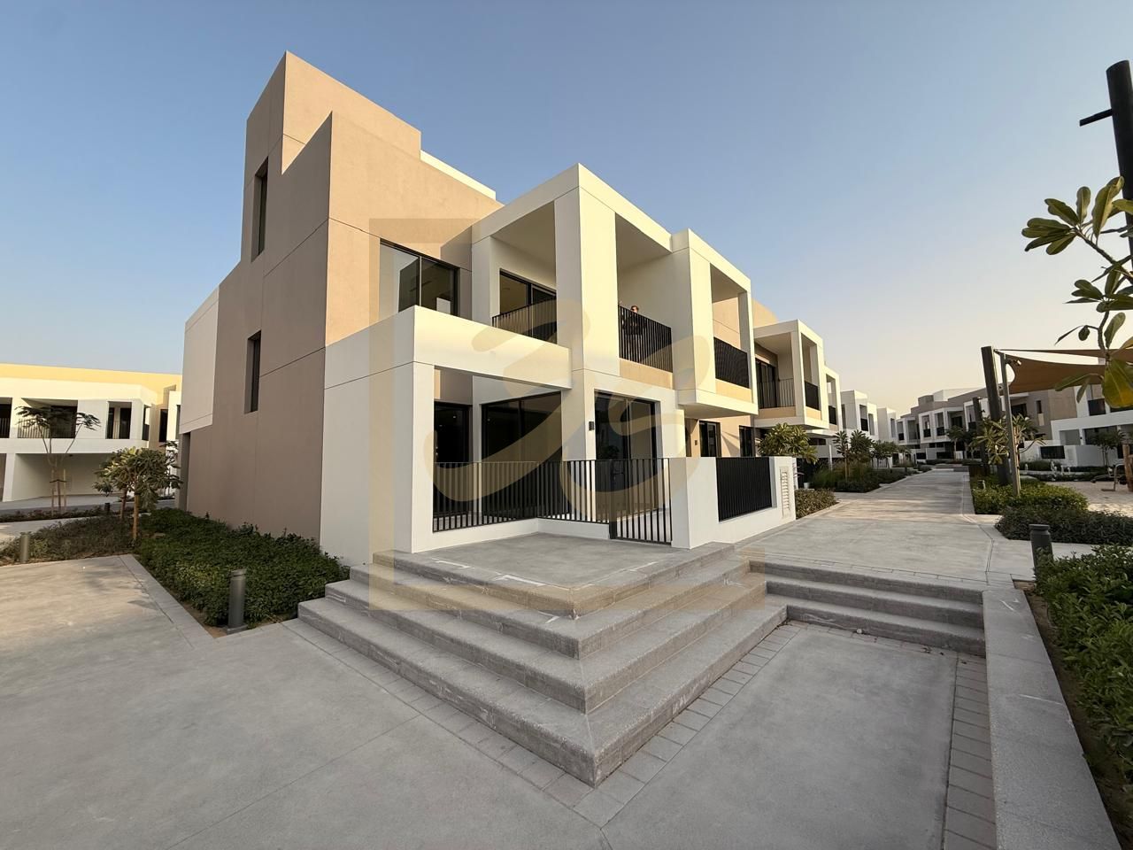 Single row | Backing pool and park | G+2
