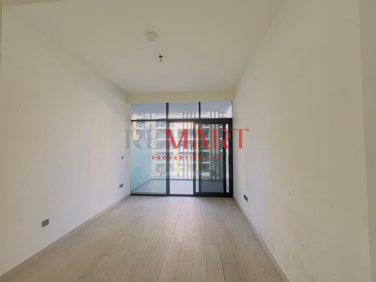 Modern Studio Apartment for Rent in Azizi Riviera, Meydan