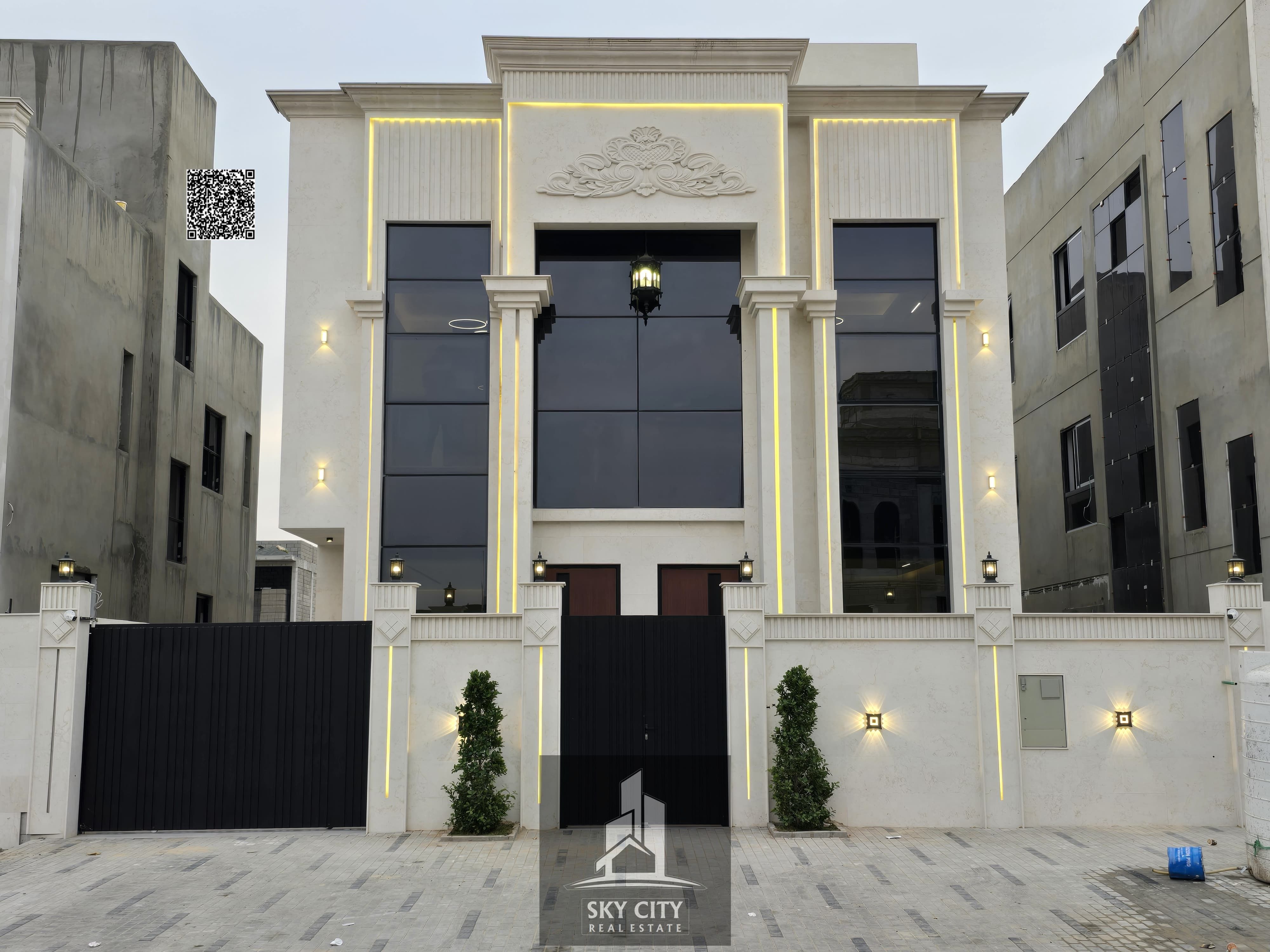 Three floors, 5 rooms, building area 3900 sq ft including registration fees