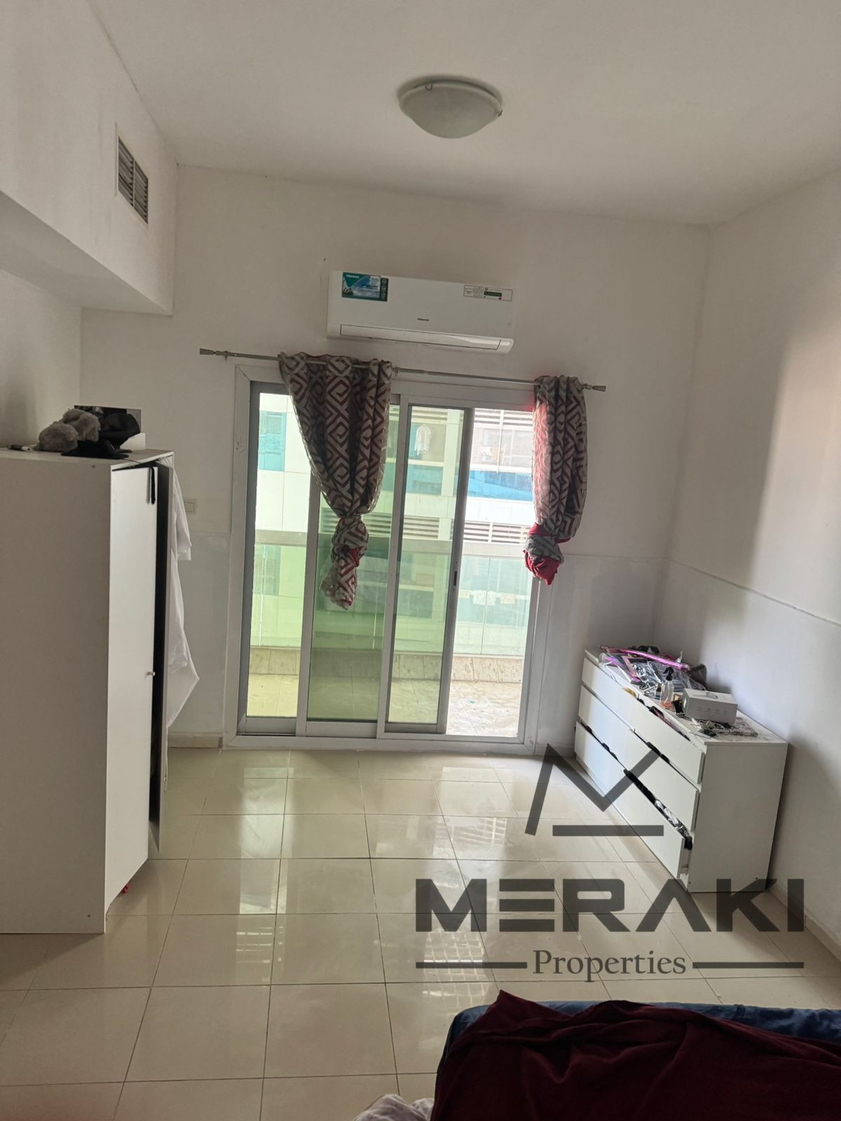 One-bedroom apartment with a living room for sale, a great deal in Al Luqta Towers, spacious area, immediate transfer