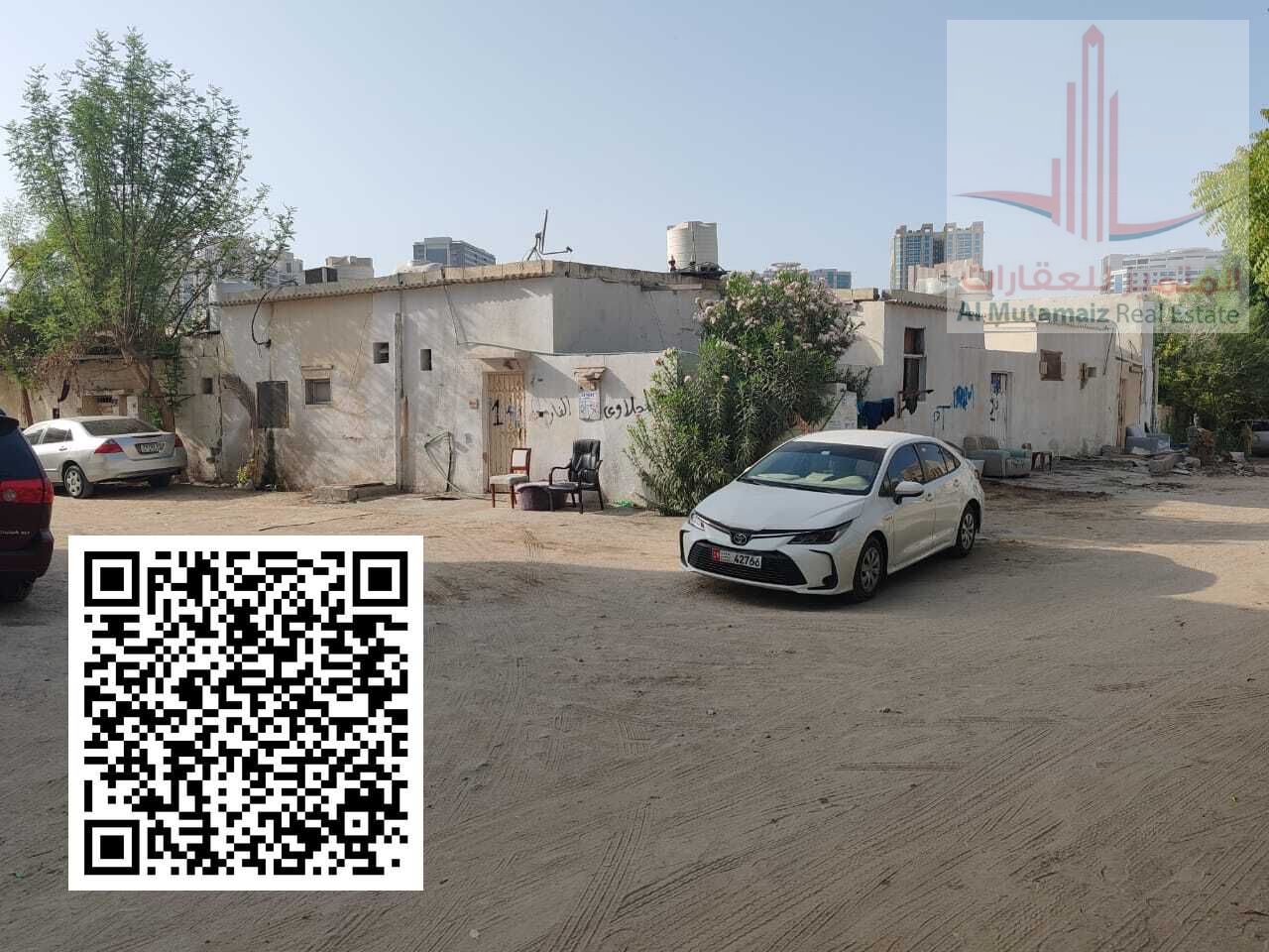 For sale: Traditional Arabic house in Al Rashidiya 3, residential/commercial permit, ground floor + 2 floors, area 286 square meters