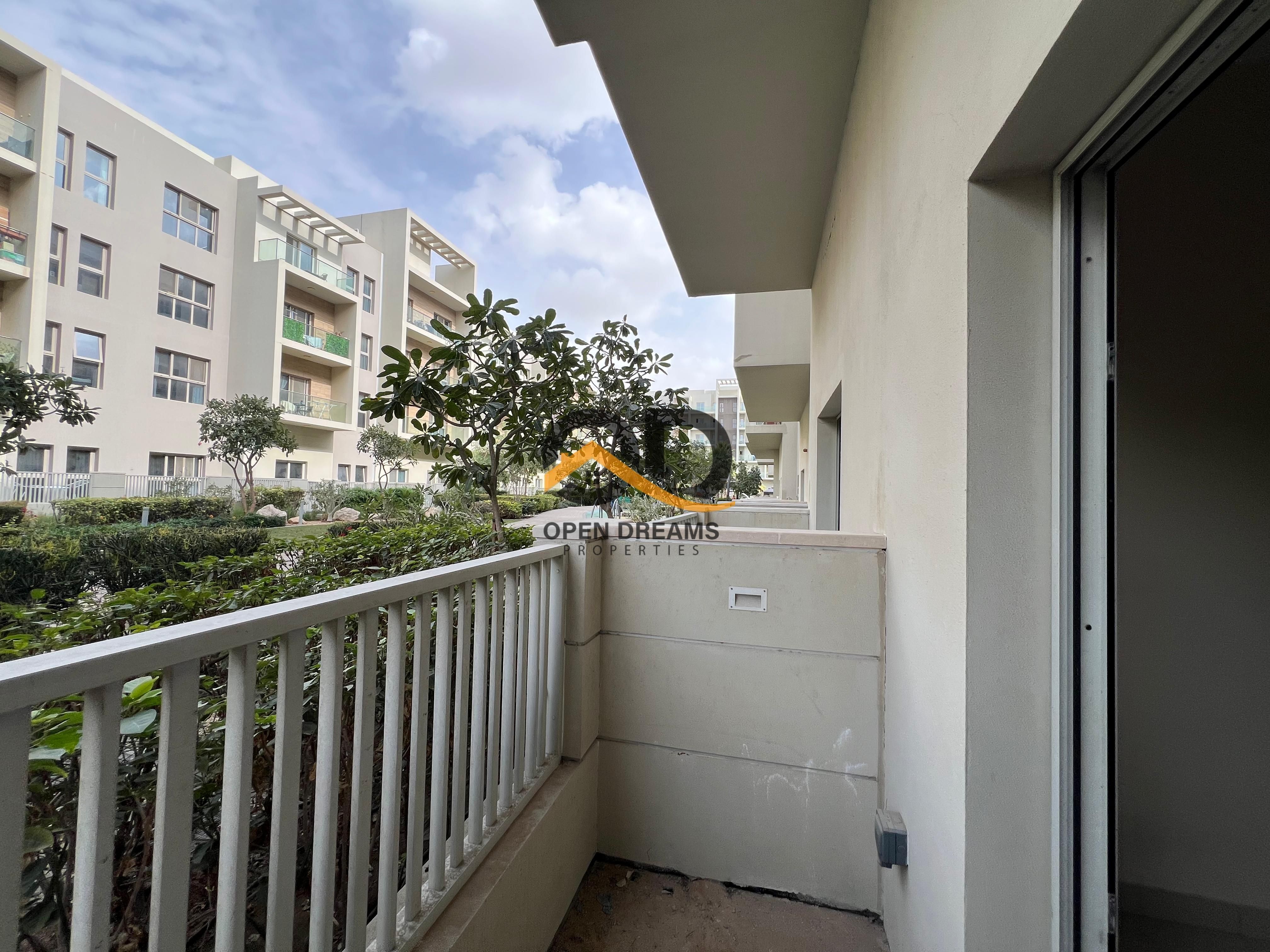 Spacious Studio with Balcony