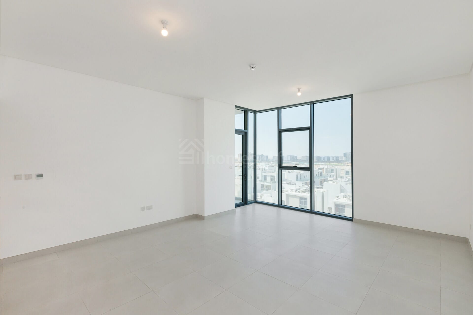 BIGGEST Unit | Next to Park &Cafe |Great Condition