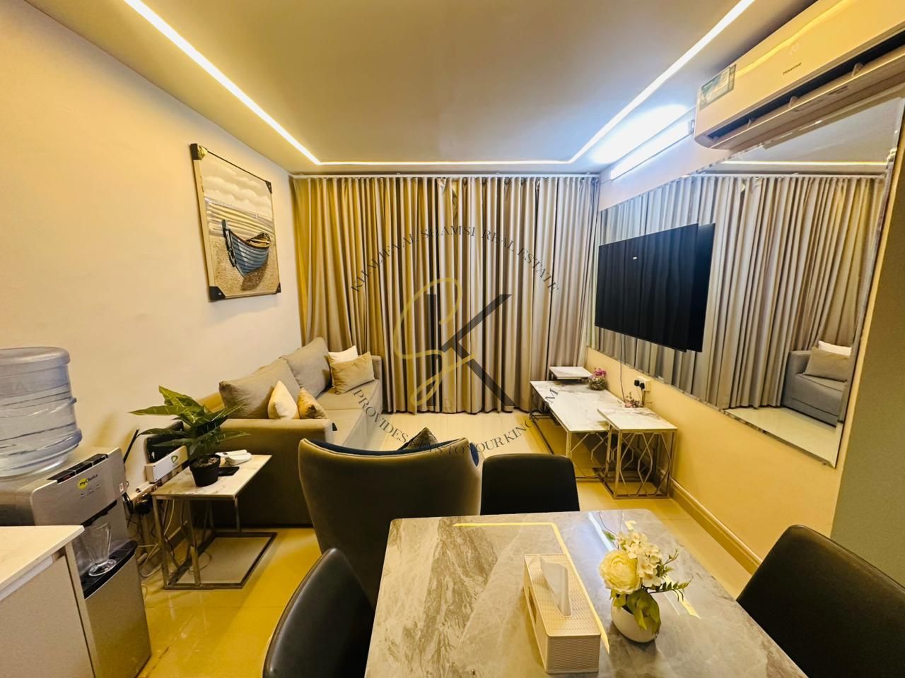 Luxury apartment fully furnished apartment 3bedroom with with balcony