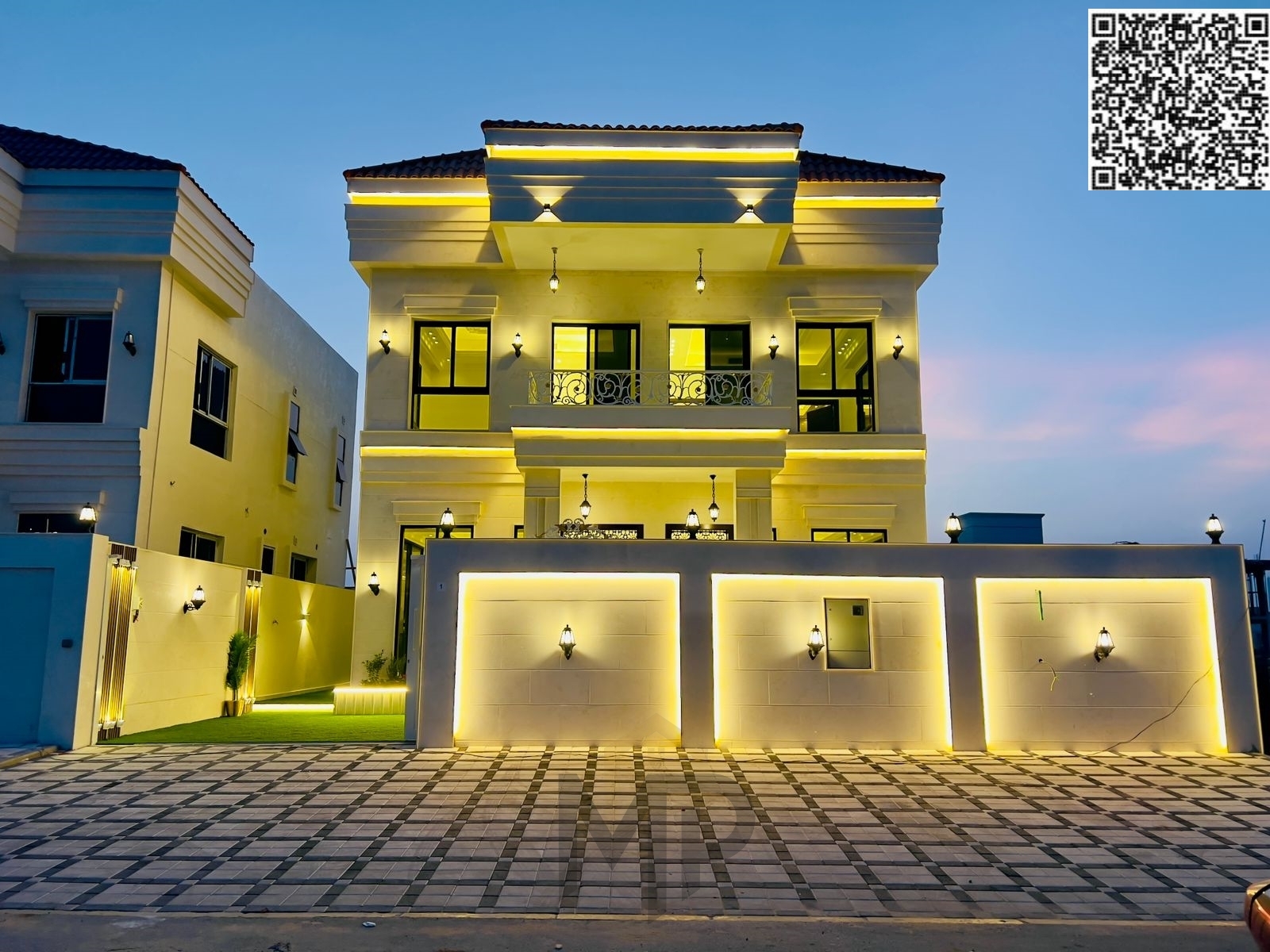 Own your dream villa and invest in a luxurious villa in the heart of Al-Amrah with elegant finishing – seize the opportunity!