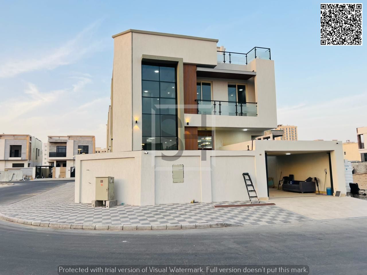 For sale: a fully furnished villa with a strategic location close to all services, schools, and shopping centers.