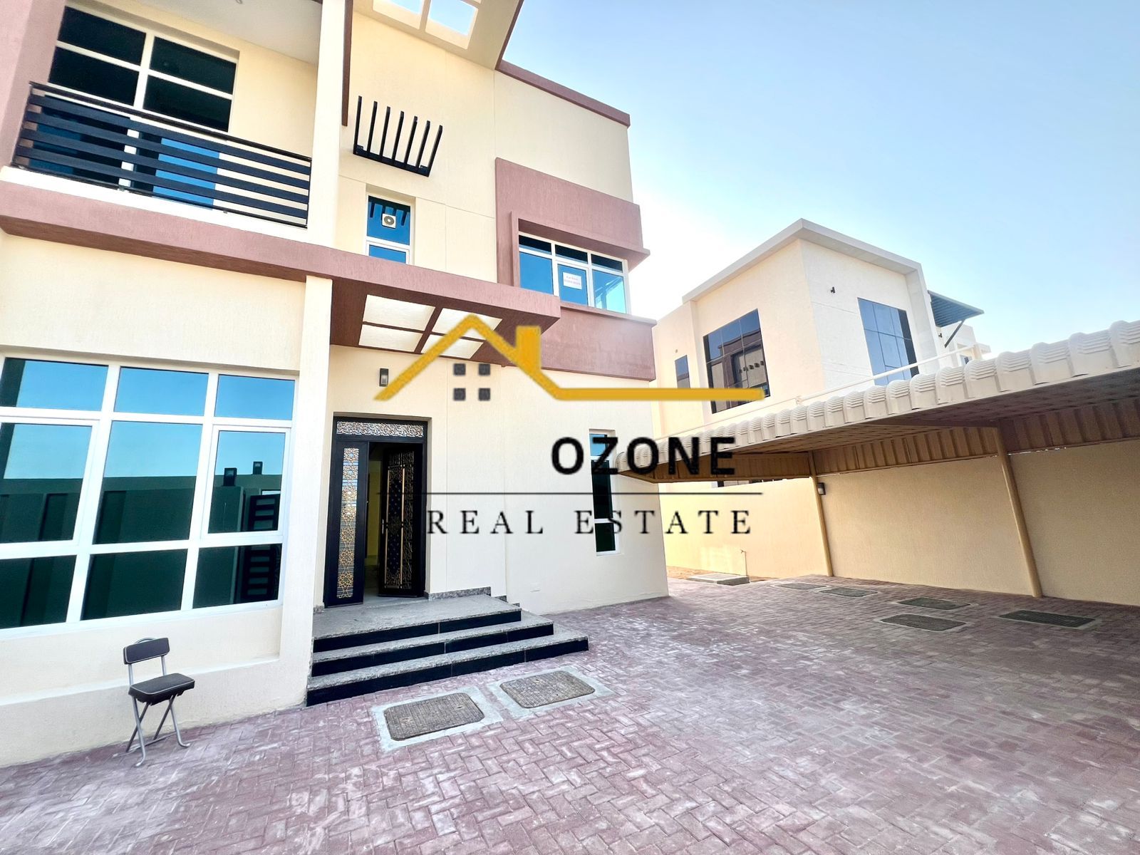 • Spacious 5-Bedroom Family Retreat