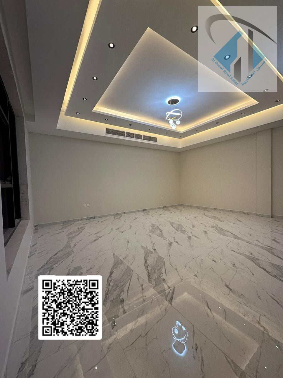 Stunning townhouse for sale now, 5 master bedrooms with built-in wardrobes, electricity, water, and air conditioning included, price negotiable, in a