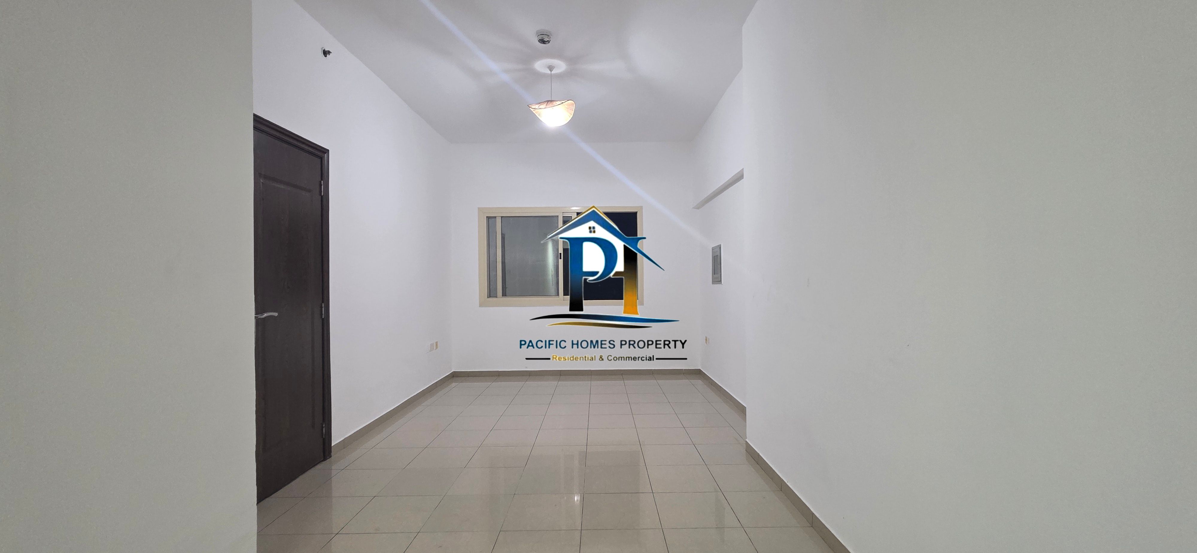 Modern & Luxurious Studio Apartment available With Full Facilities Next to Park