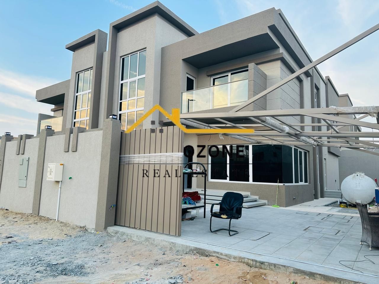 Elegant Four Bedroom Residenc