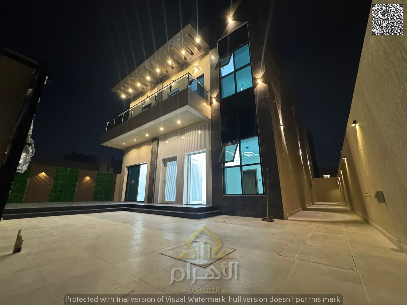 Own your dream villa and invest in a luxurious villa in the heart of Al-Hilweh 1, with all fees included.