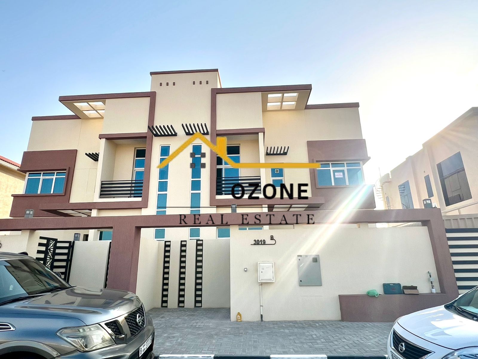 5 Bedrooms Villa For Rent\*Majlis\*Parking Space