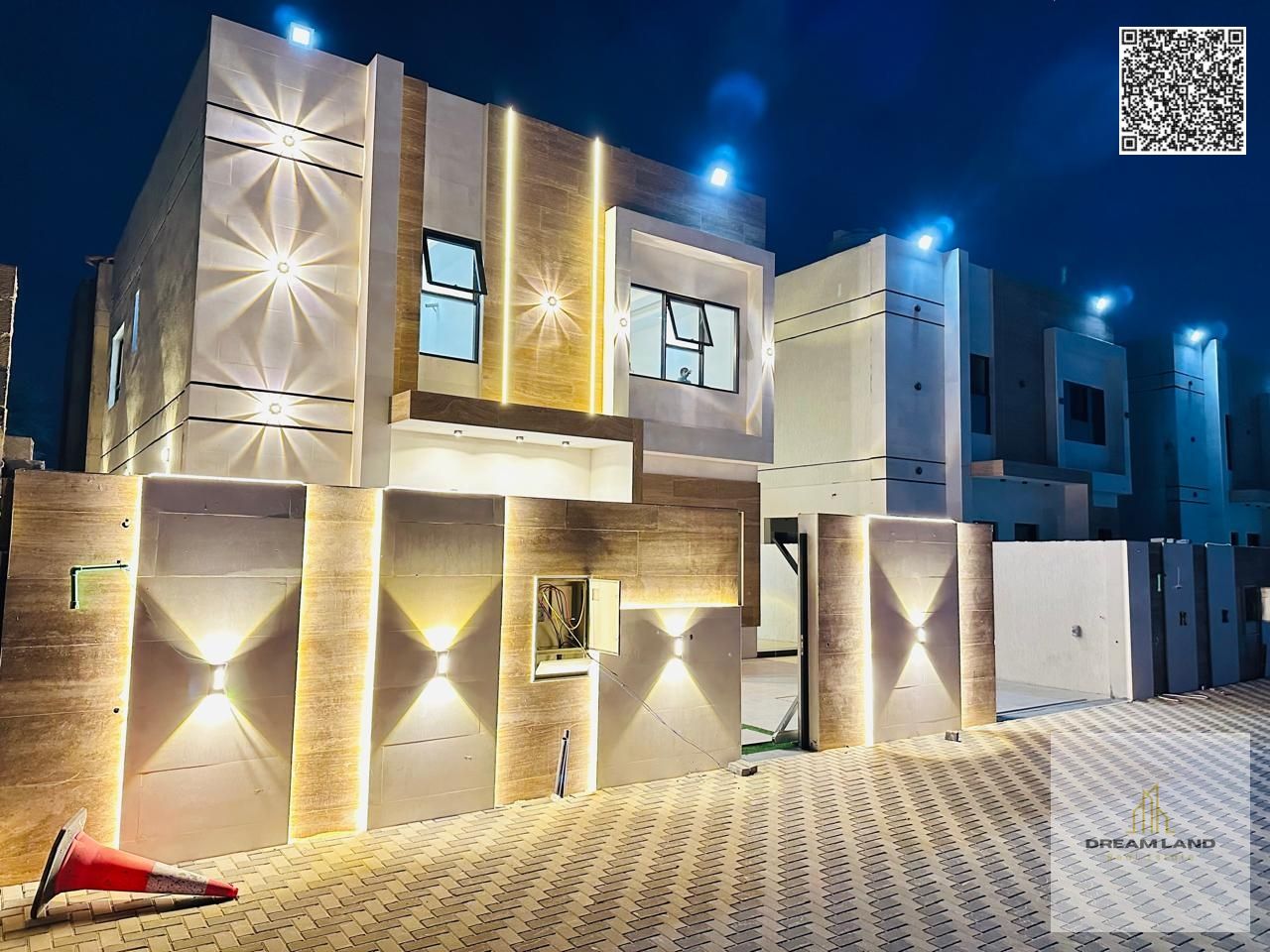 For sale, a villa in Ajman, at a snapshot price, including fees, excellent location, freehold for life for all nationalities, with the possibility of