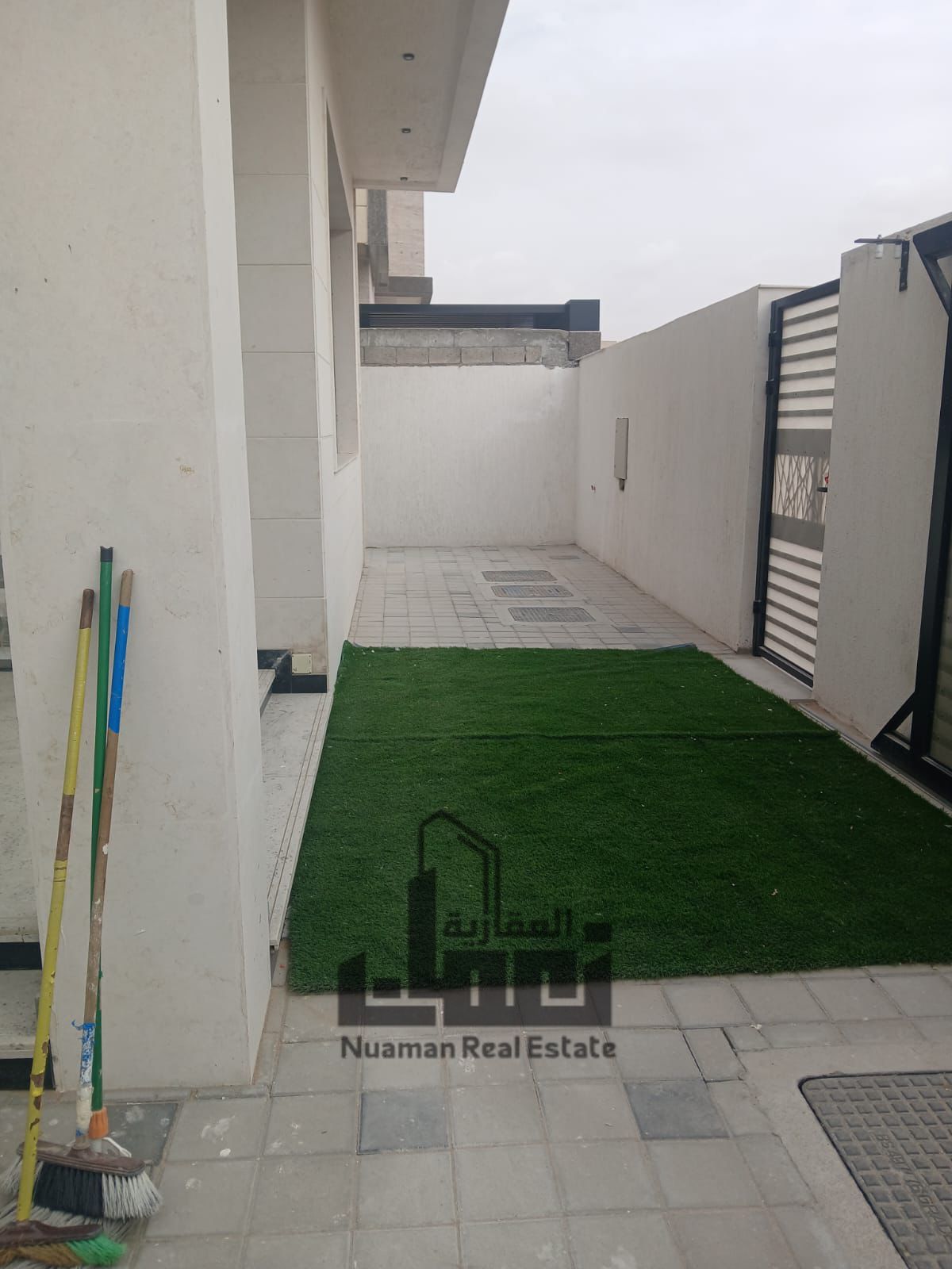 Luxury Residential Villa for Sale with 5 Master Bedrooms, Deluxe Finishing, Full Air Conditioning, Advanced Insulation System