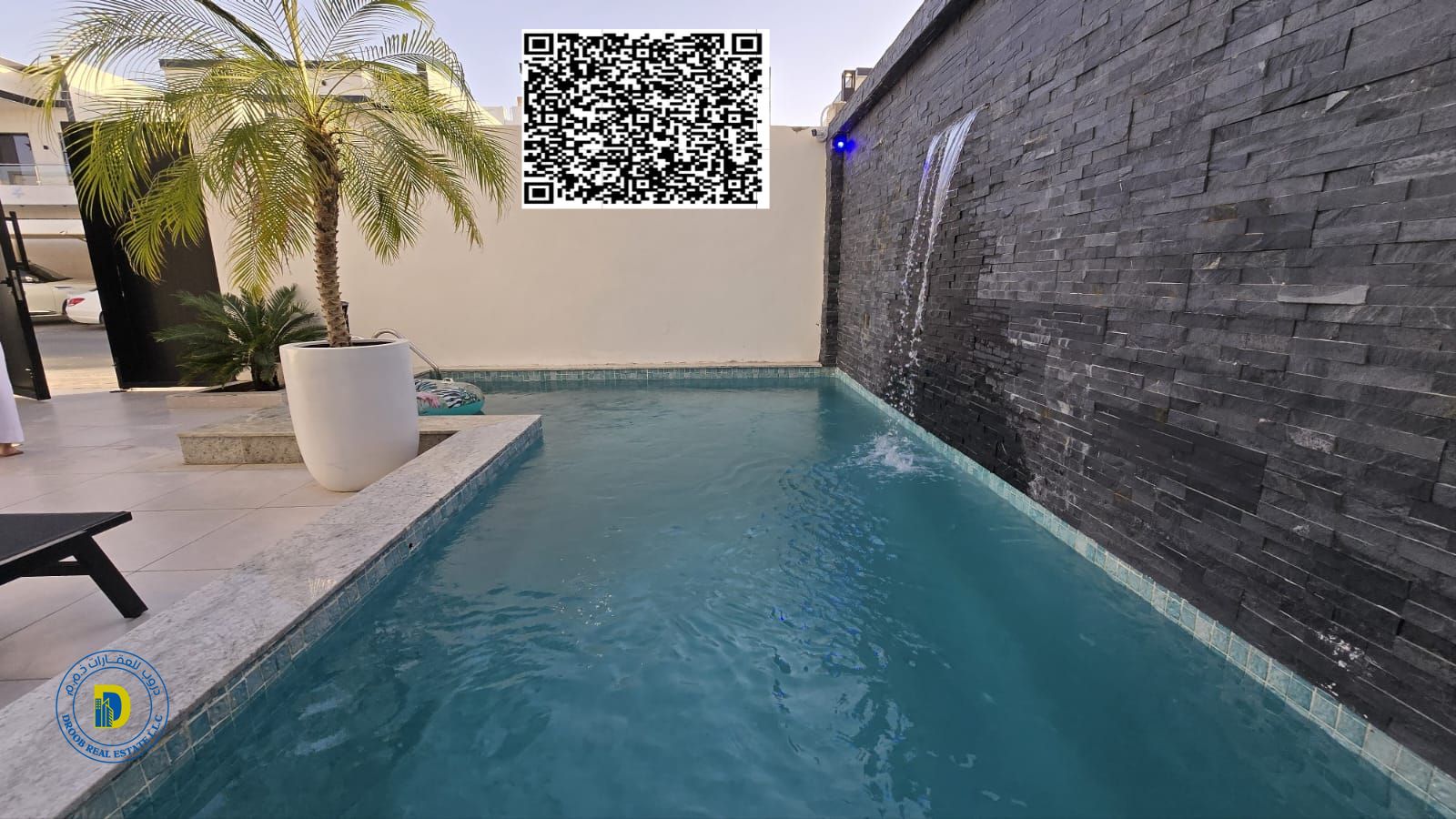 Luxury enthusiasts, enjoy a luxurious 5-bedroom villa with a pool and roof, electricity, water, and AC. in Al Yasmin. Freehold . Bank financing .
