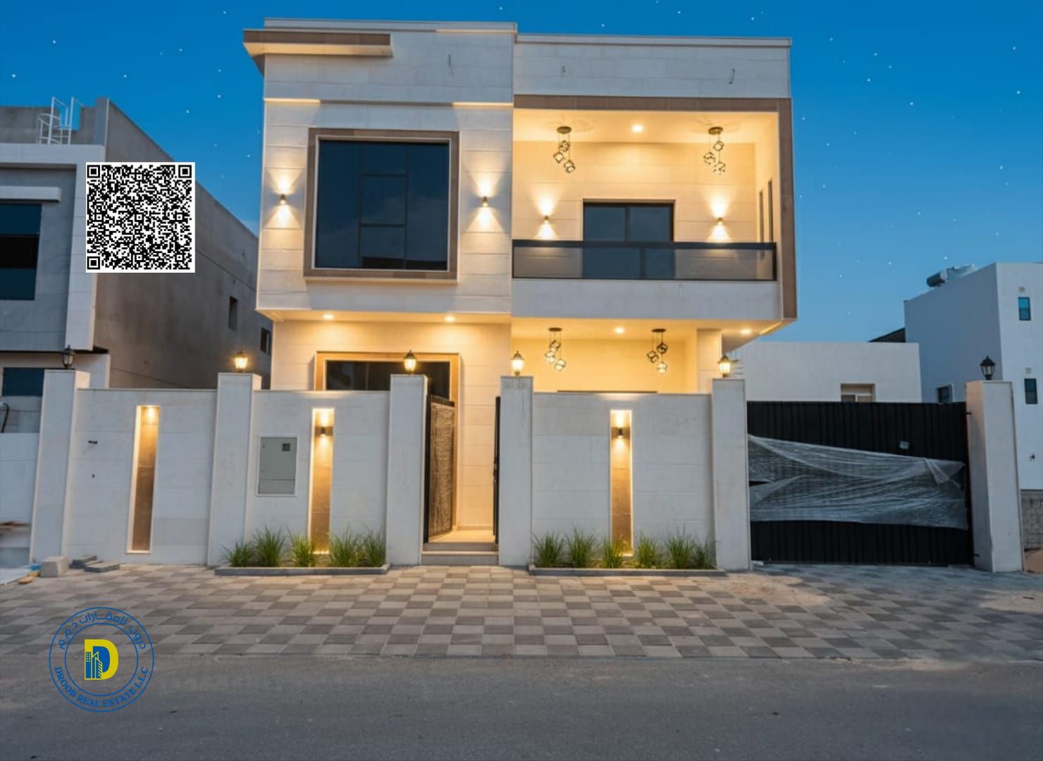 For sale in Al Zahiyah area, Ajman: a luxurious 5-bedroom villa with registration fees, super deluxe finishing, bank financing, freehold .