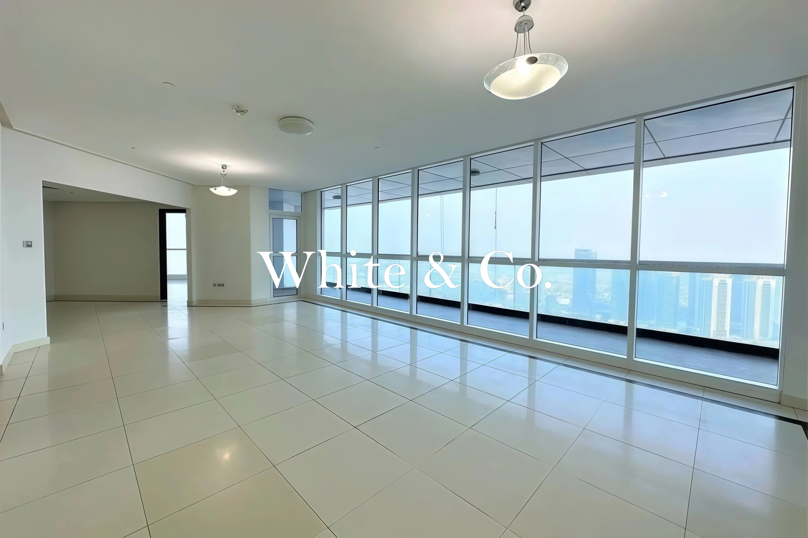 Stunning View | Bright Unit | Vacant Now