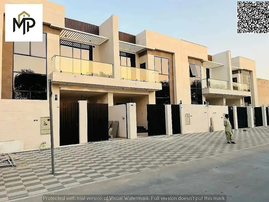 Luxury townhouse with a modern design, high-end finishes, and a garden, all at a price that includes registration fees. An exceptional ownership oppor