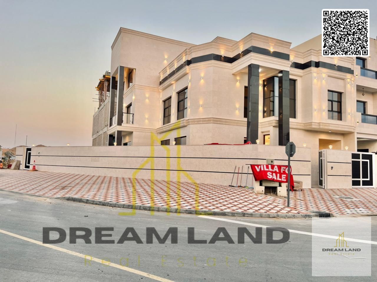 Modern villa on a corner lot with a large setback, garden, and roof terrace. Price includes registration fees, ownership fees, air conditioning, elect