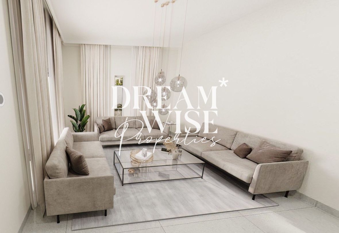 Luxurious 5BR villa| Corner Unit | Single Row