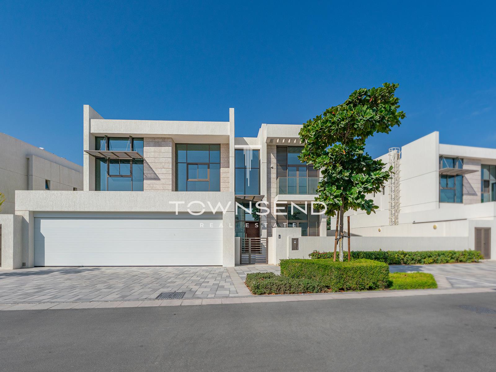 Vacant | Family community | Private pool