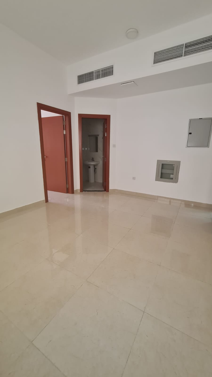 Limited-Time Offer – Last Unit Available A distinctive family apartment with excellent features