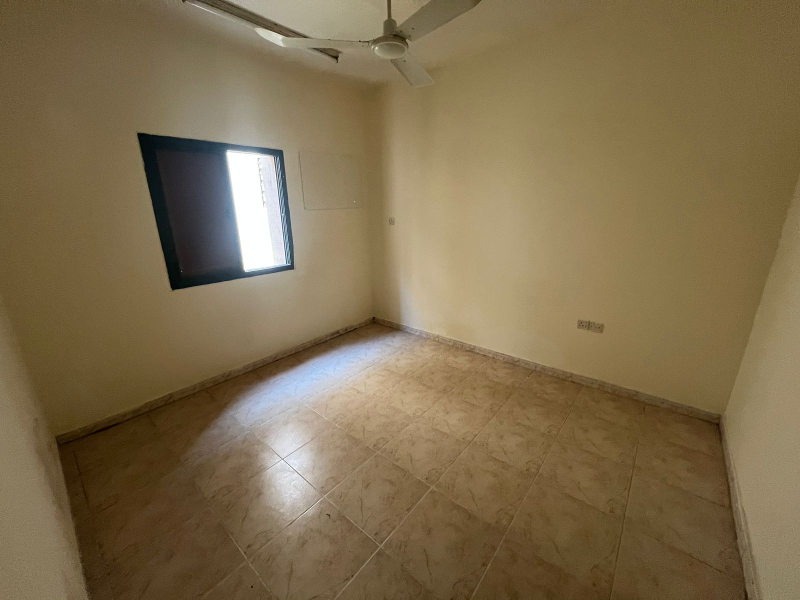 One-bedroom apartment for annual rent in Ajman – at a special price in Al Rashidiya Al Rashidiya 1 – next to the fish market and Nesto supermarket
