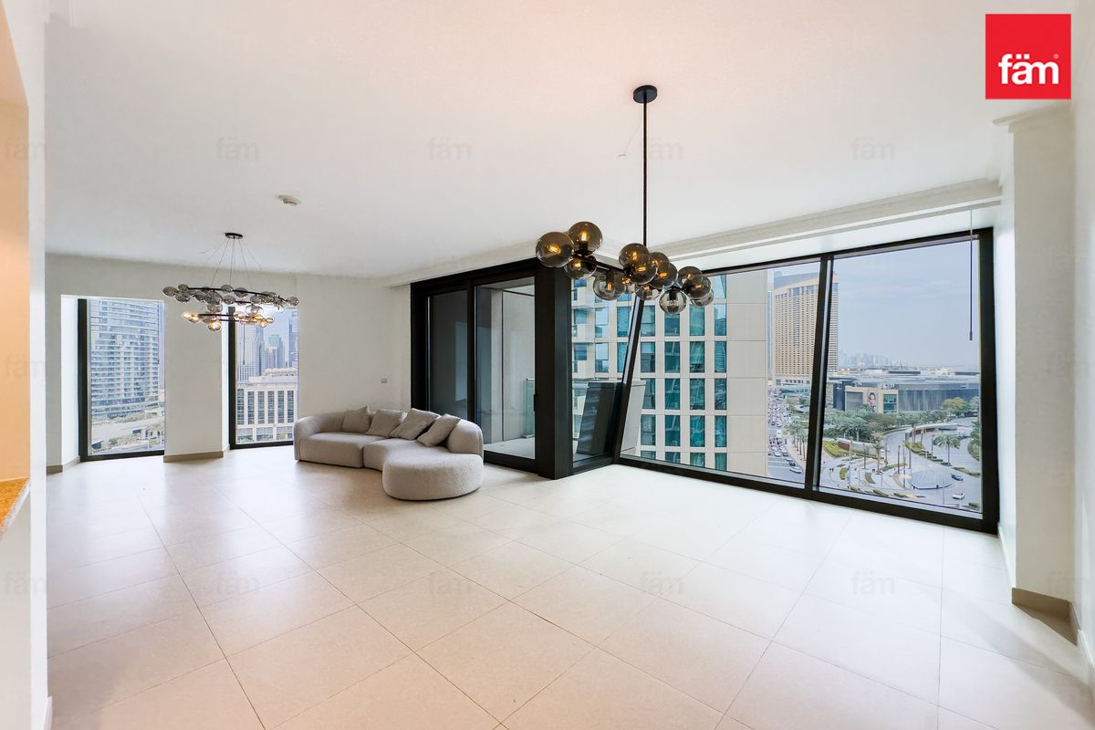 Stunning Burj, Fountain Views |Direct Mall Access