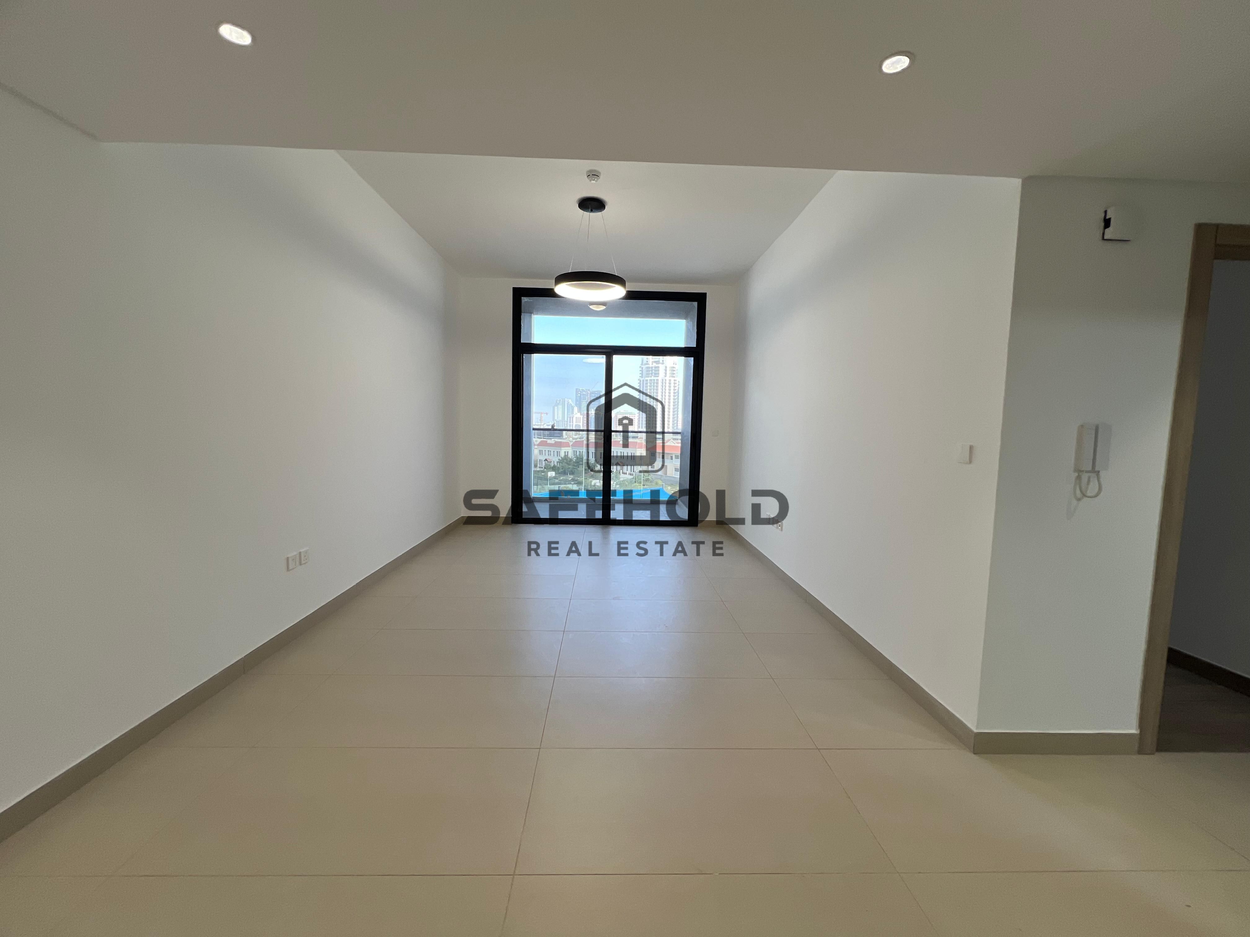 Luxury 1BHK with a closed kitchen | Urgently Rent | Prime Location