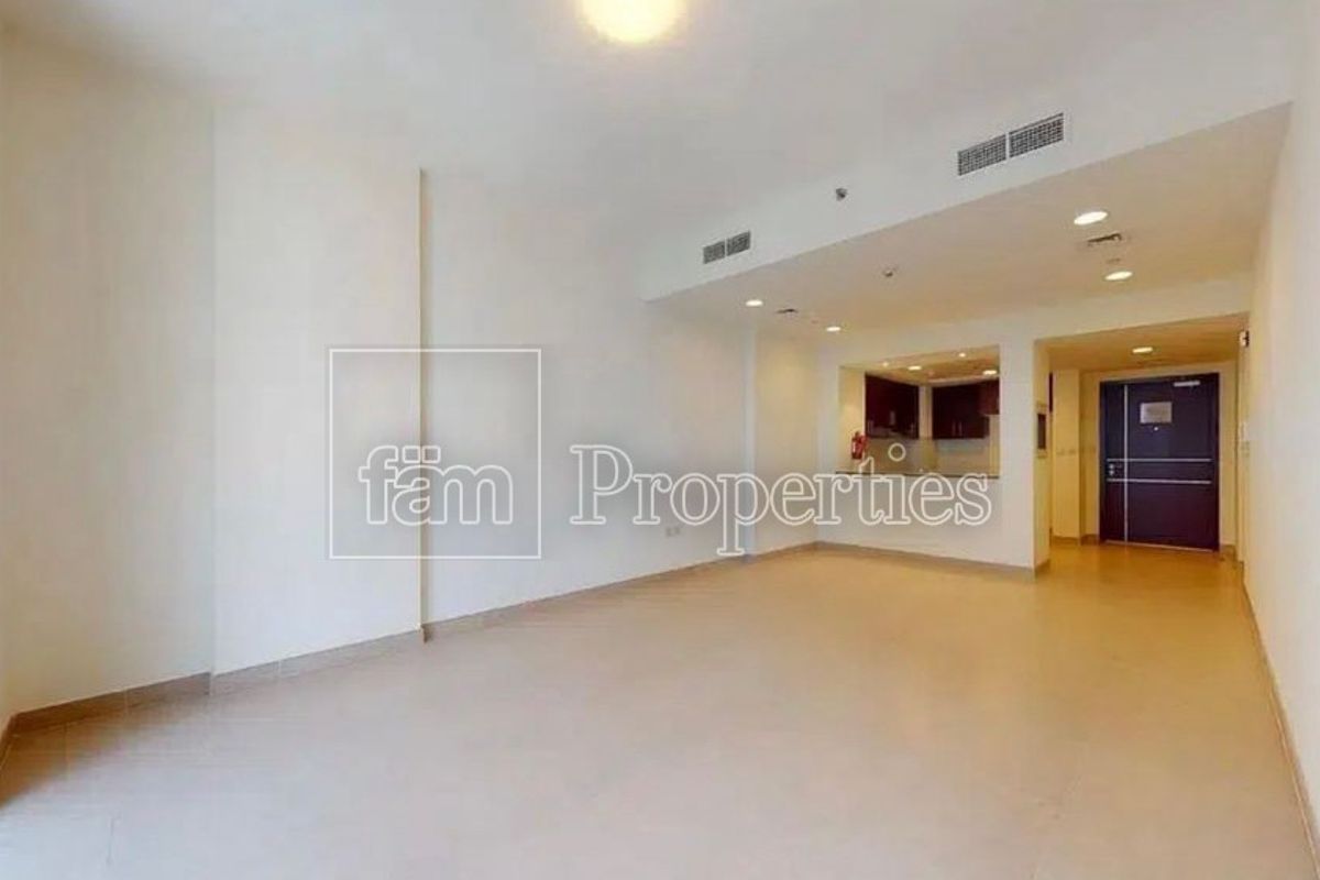 Spacious Close To Metro | Community View | Ready