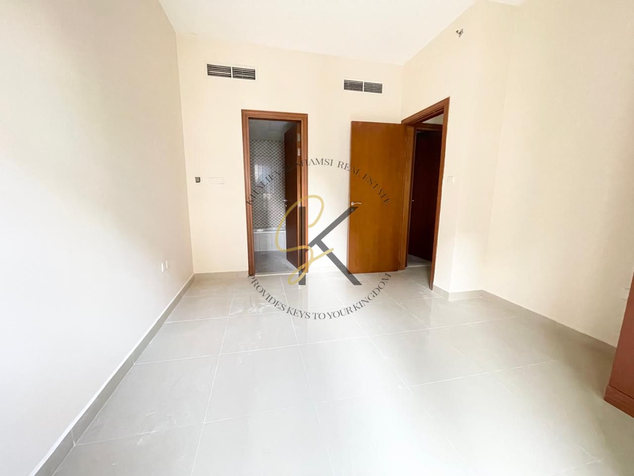 Spacious Unfurnished 1 BHK Apartment for Rent in Muwailah, Sharjah | Prime Location | 950 Sqft | All Amenities Included