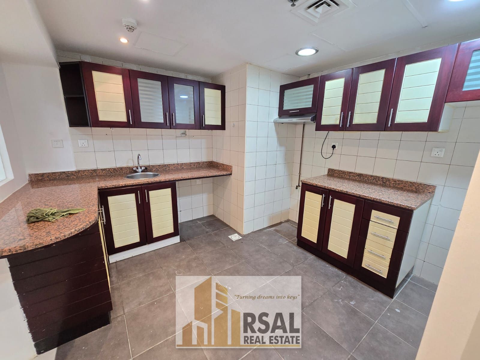 Spacious 1BHK APARTMENT Available In Muwaileh Area