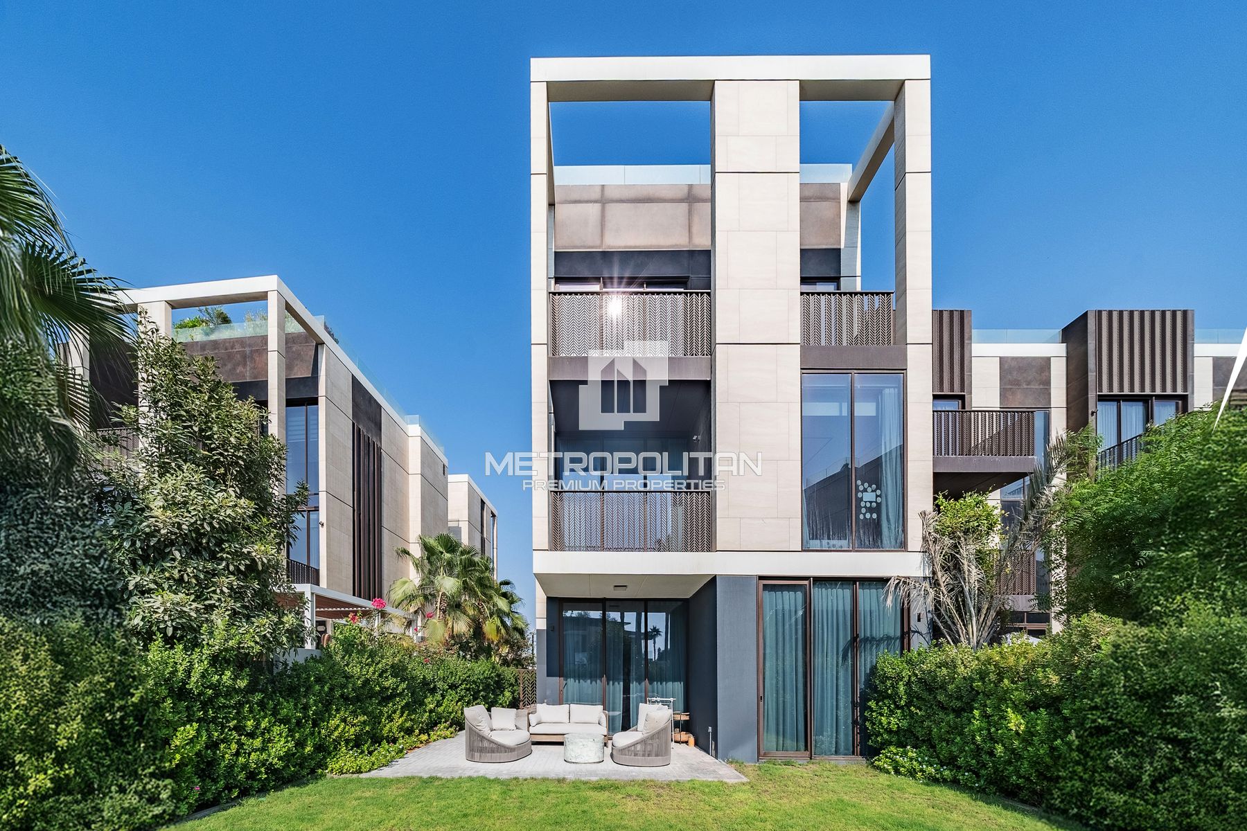 Exclusive Island Living | Sea View | Elegant