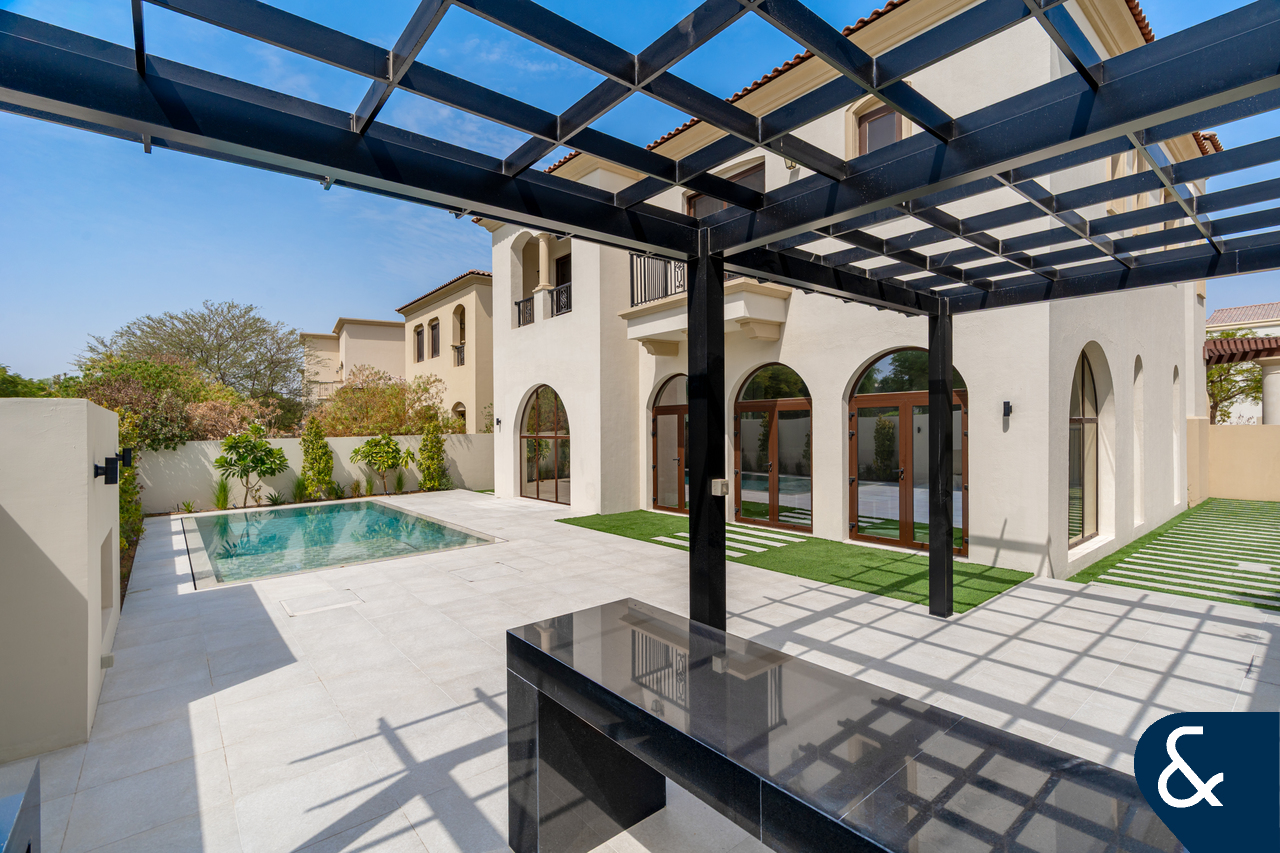 Single Row | New Six Bedrooms | Private