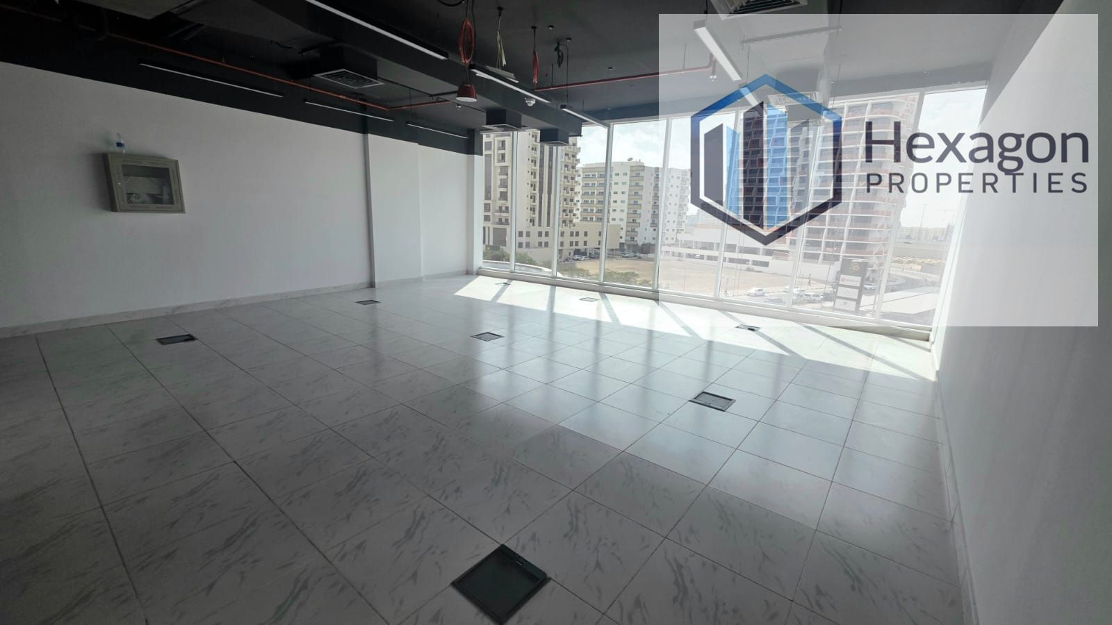 OFFICE FOR RENT | PRIME LOCATION | READY-TO-MOVE