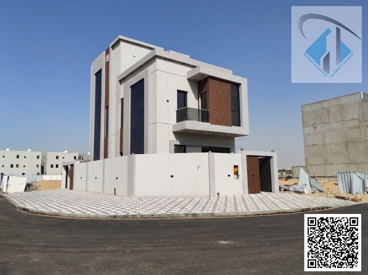 Corner villa for sale, two floors plus a roof terrace, price includes fees.